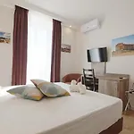 Couette-café Esseneto 4*